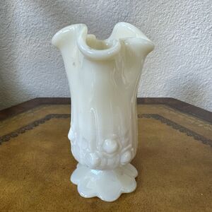 Fenton‎ Art Glass Swung Handkerchief Vase With Raised Roses CUSTARD Milk Glass